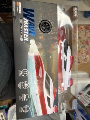 Wave Master High Speed RC Boat 17 MPH 2.4GHz Remote Control Boat Water Cooled Motor Self-Righting Hull Rechargeable Battery Ready to Ru