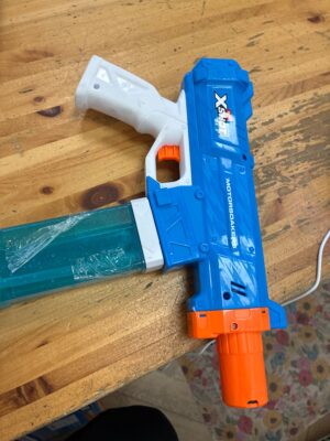 Zuru X-Shot Motorsoakers Fast-Fill Water Blaster — Big Savings Outlet Mesa AZ